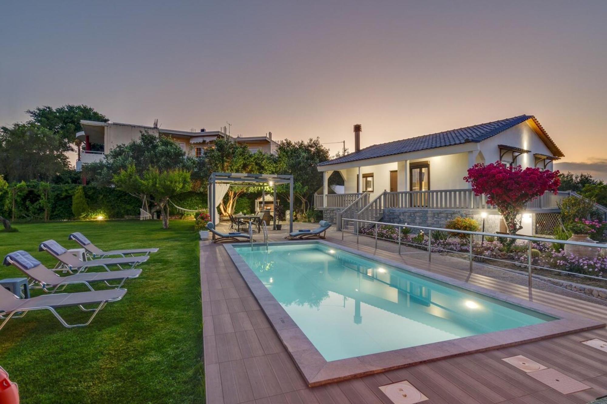 Santy Villa - Gerani Gerani  ภายนอก รูปภาพ